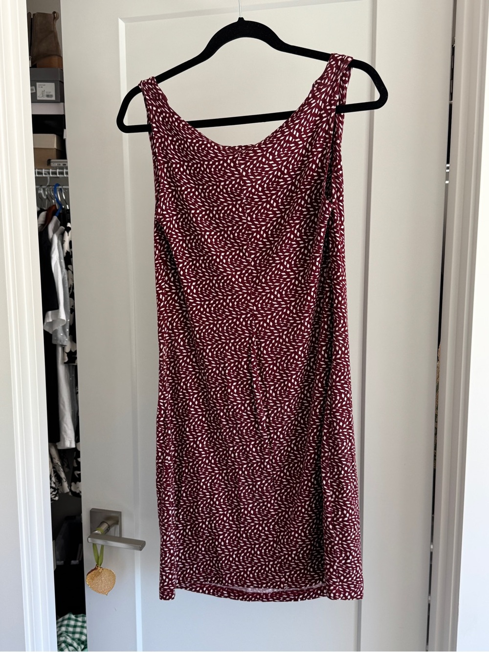 Sleeveless Burgundy Midi Dress with White Print